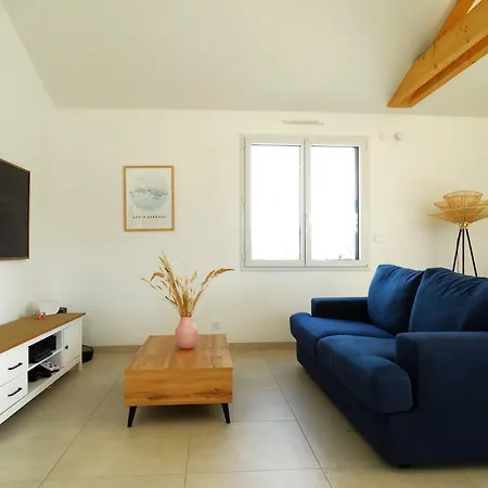 Дом отдыха Maison 6 Avec Piscine Chauffee A St-hilaire *