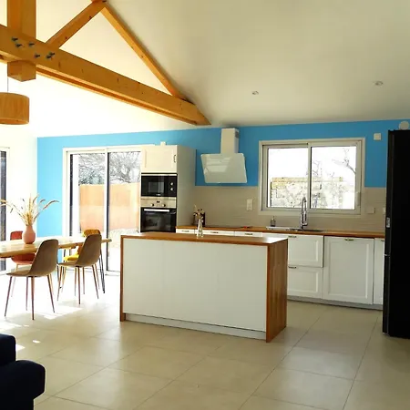 Maison 6 Avec Piscine Chauffee A St-hilaire Дом отдыха Сент-Илер-де-Рье