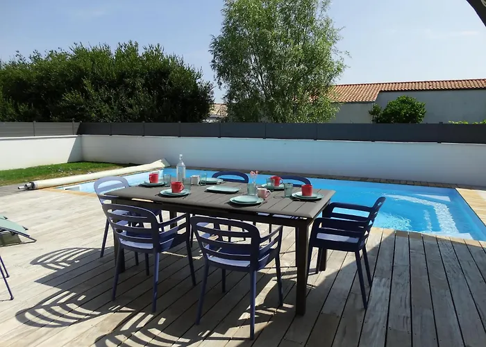 Maison 6 Avec Piscine Chauffée à St-hilaire Сasa de vacaciones
