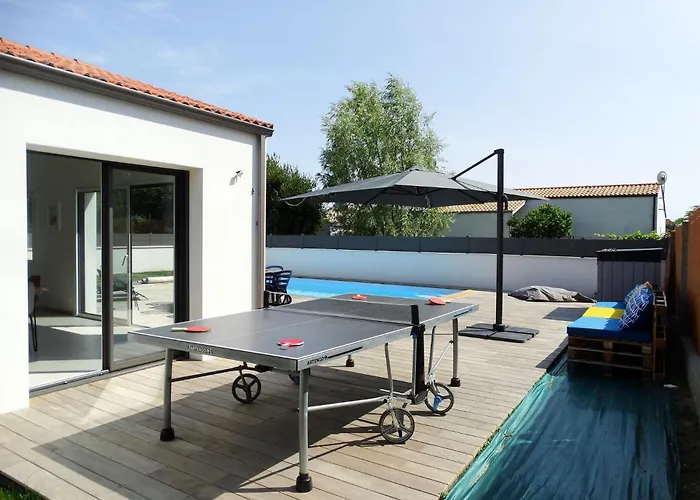 Maison 6 Avec Piscine Chauffée à St-hilaire