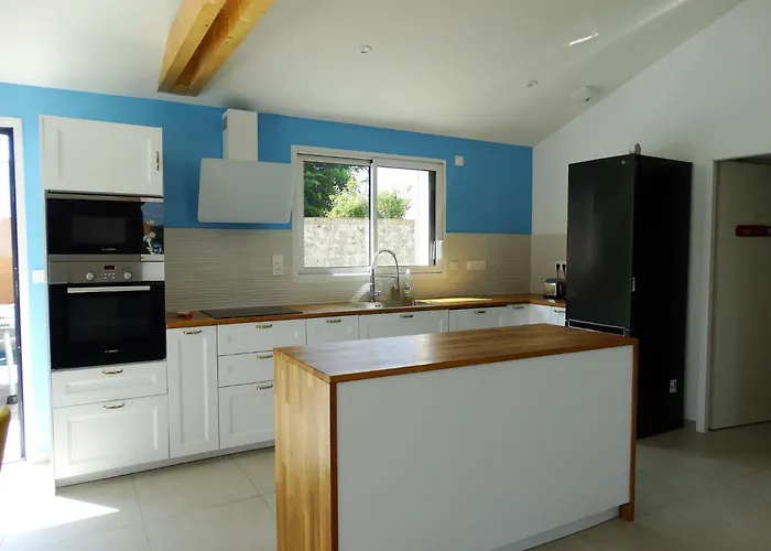 Maison 6 Avec Piscine Chauffée à St-hilaire