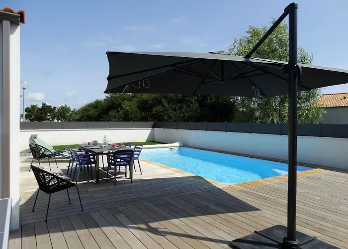Сasa de vacaciones Maison 6 Avec Piscine Chauffée à St-hilaire *